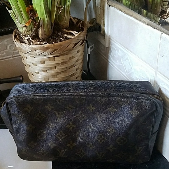 Louis Vuitton Handbags - Authentic Louis Vuitton Toiletry Trousse 28  bag